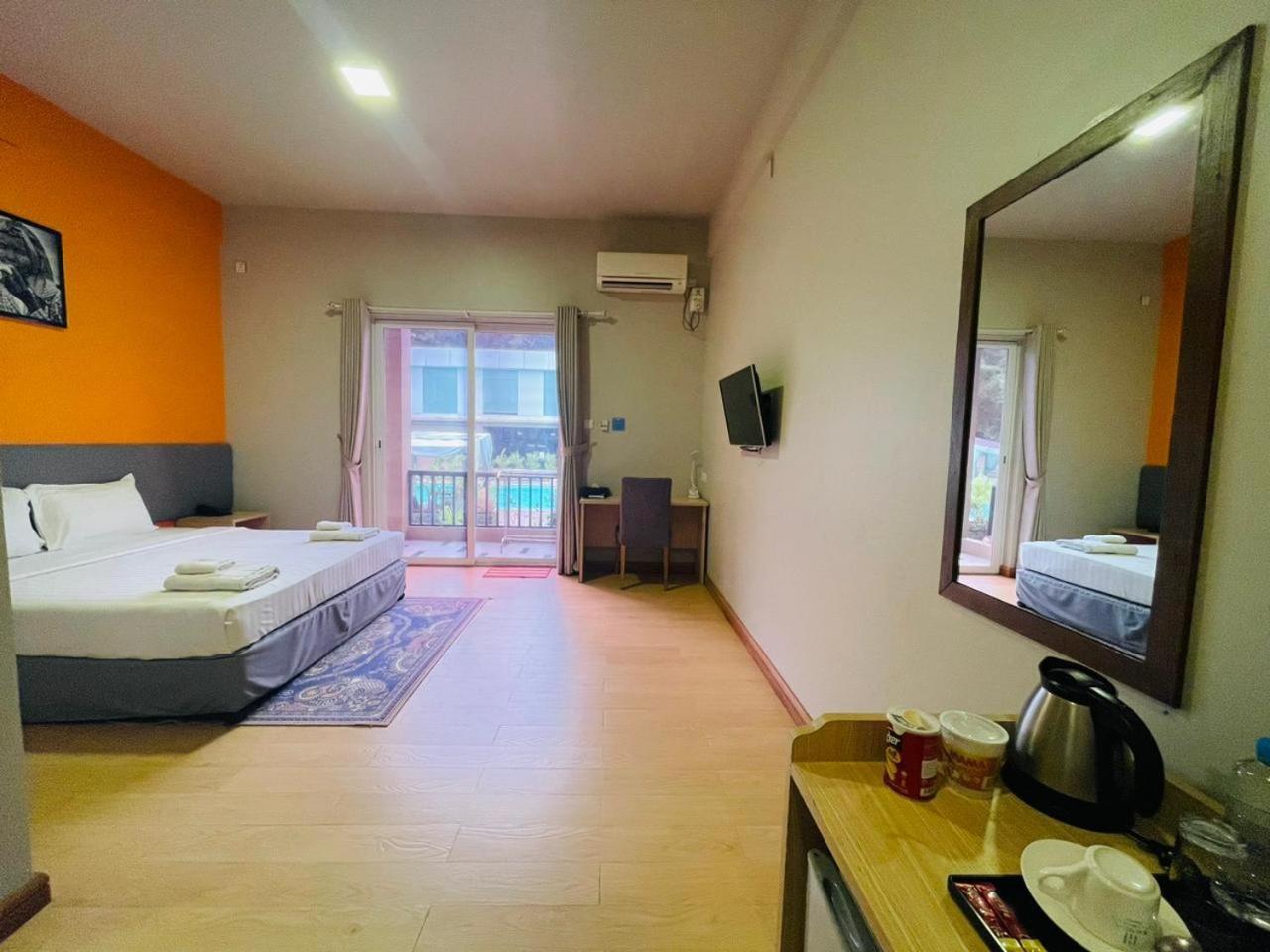 Wh Hotel & Service Apartment Thanlyin Eksteriør bilde
