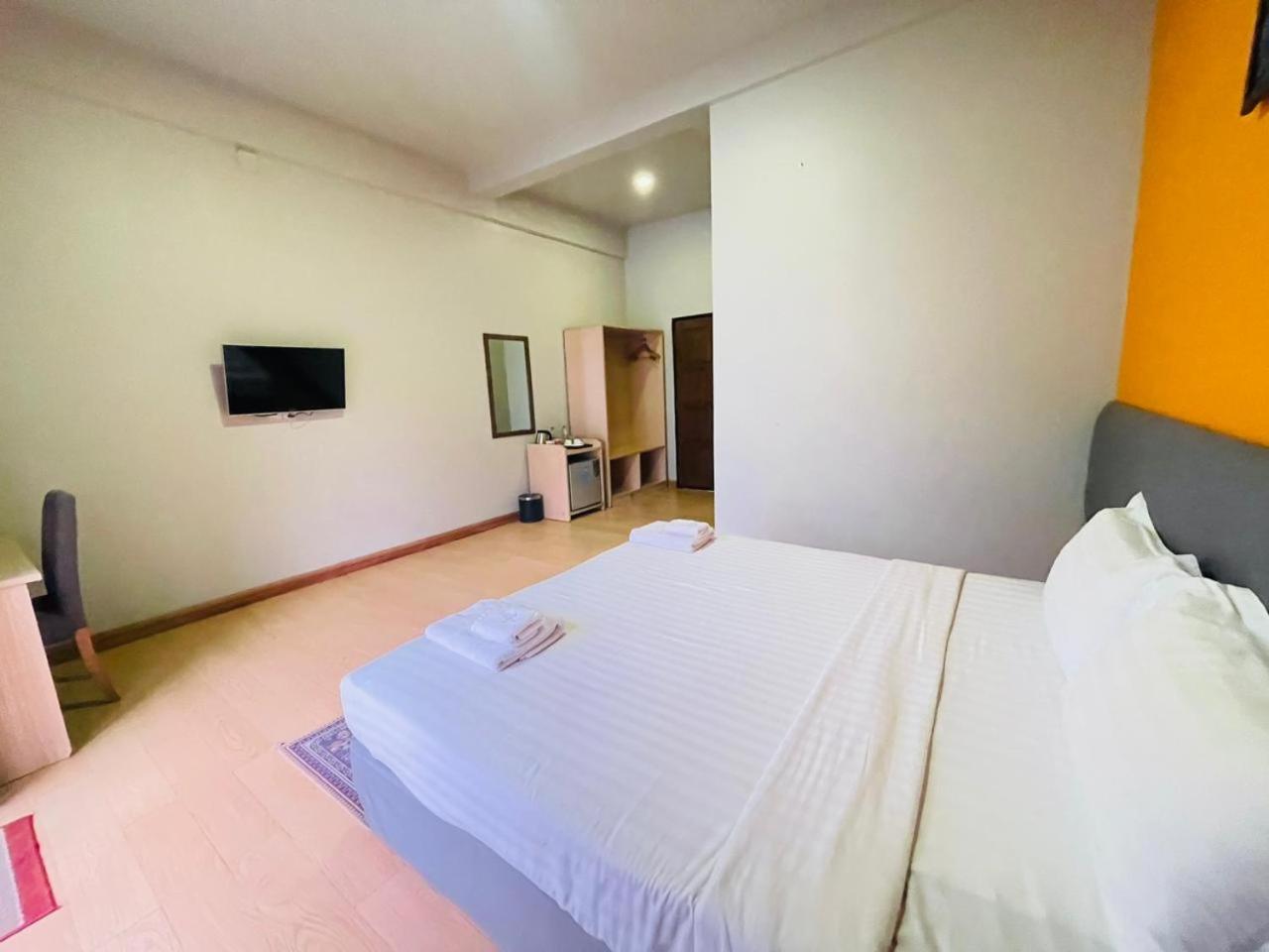 Wh Hotel & Service Apartment Thanlyin Eksteriør bilde