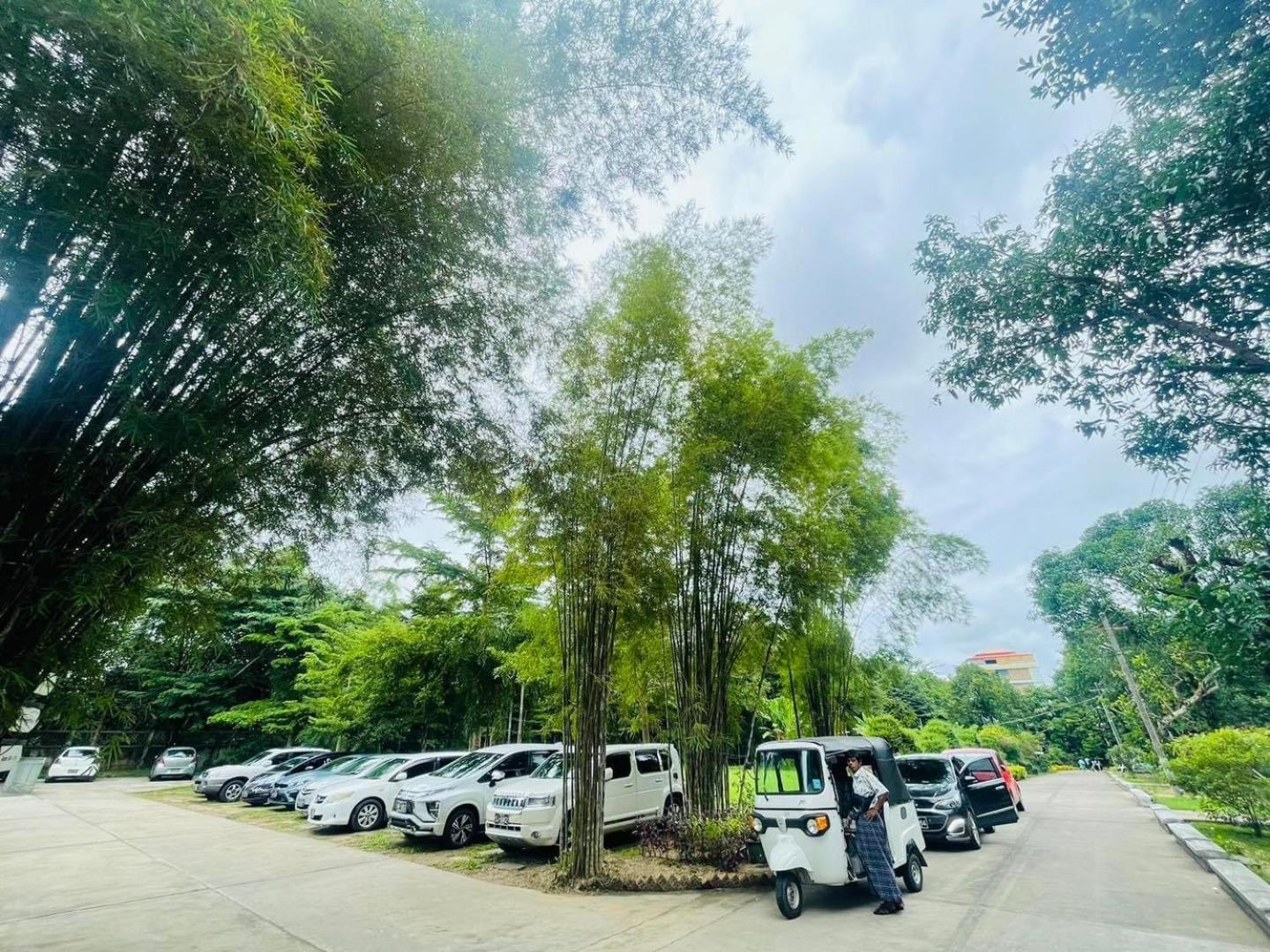 Wh Hotel & Service Apartment Thanlyin Eksteriør bilde